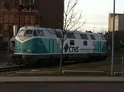 228 203 des Container-Terminals Halle (Saale) (CTHS) auf den Gleisen der Hafenbahn Halle-Trotha