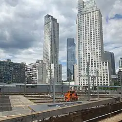 5 Pointz LIC im Juni 2024 (Mitte: Skyline Tower)