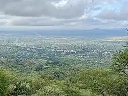 Die Stadt Longido von Norden