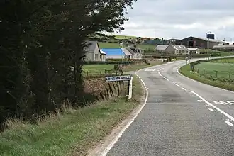 Ortseinfahrt von Longmanhill