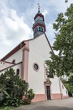 Nordwestansicht der Kirche mit Blick auf das Kirchenschiff