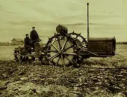 Tragpflug bei Feldarbeiten in Nordfrankreich im 1. Weltkr.