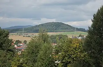 Blick auf den Lotterberg von Altenbrunslar aus.
