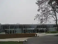 Haupteingang des Louvre-Lens