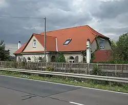 Chausseehaus an der B&nbsp;80 östlich von Lüttchendorf