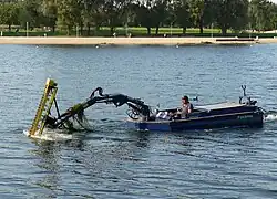 Mähboot auf dem See