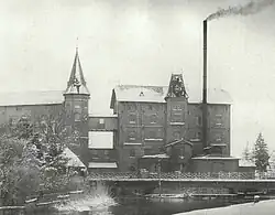 Mühle mit Schornstein