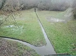 Der Leingraben mündet von links in den Weinbach