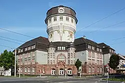 Luzenbergschule (1913–1915), als Erweiterung um den Wasserturm Luzenberg