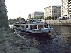 Monbijou vor Spreeufer