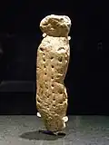 Menschenähnliche Figur aus Mammutelfenbein, 40.000 Jahre alt (aus dem Aurignacien), ausgestellt in Tübingen