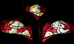 Maßwerk mit Engeln, die Arma Christi tragend