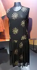 Charlestonkleid mit Blumenmotiven, Seidenkrepp mit Metallfäden (Mitte der 1920er Jahre).