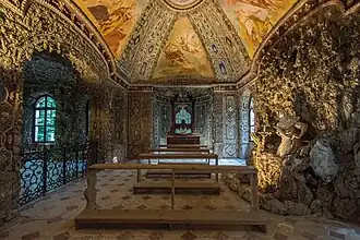 Grottensaal mit Blick auf den Alar