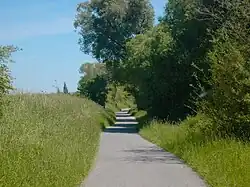 Fussgänger/Radfahrerweg vom Volksfestplatz zur Bahnbrücke