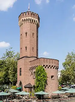 Turm am Kölner Rheinau-Hafen