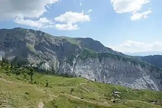 Gips-Schichten in der Nordflanke des Mali i Gramës