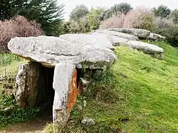Die Erdanschüttung entstammt der Restaurierung zu Beginn des 20.&nbsp;Jahrhunderts