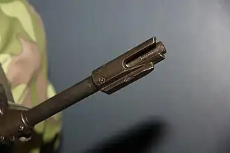 Mündungsfeuerdämpfer, an dem ein Bajonett befestigt werden kann