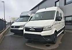 MAN TGE neben einem VW Crafter (2021)
