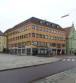 Hauptsitz der Bank am Marienplatz in Freising