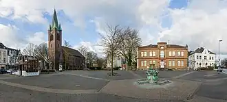 Marktplatz mit Gnadenkirche und alter Bürgermeisterei
