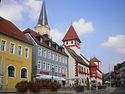 Markt mit Altem Rathaus und St.-Bartholomäus-Kirche
