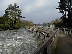 Die Fußgängerbrücke am Marsh Lock