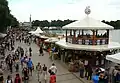 Promenade mit Gastronomieständen am Nordufer
