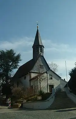 Kirche in der Ortsmitte