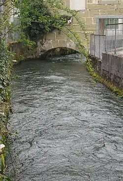 Einlauf in die ältere Unterstadt (hinter der Stadtmauer)