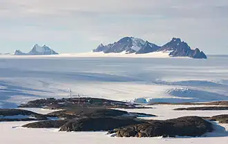 Blick von der Mawson-Station auf die David Range