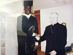 Graduationsfoto von Mayiik Ayii Deng, 2001