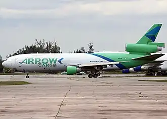 Eine McDonnell Douglas DC-10-30(F) der Arrow Cargo