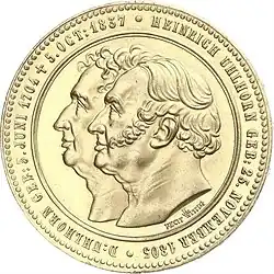 Medaille Diedrich und Johann Heinrich Uhlhorn: „Zur Vollendung der 200. Münzmaschine 1876 / Zur Erinnerung an Died:Uhlhorn Erfinder der Münzmaschine mit Hebeldruck 1817“ (Wittig, Grevenbroich 1876, 41,5&nbsp;mm, Bronze vergoldet)