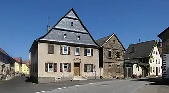 Barockes Fachwerkhaus, bezeichnet 1681 und 1725, mit Veränderungen aus dem 19. Jh.