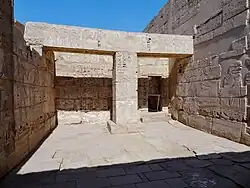 Kapellenreliefs (Nordostseite)