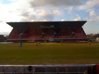 Die Haupttribüne des Melløs-Stadions (2010)