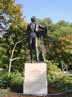 Denkmal in Düsseldorf, 2012 eingeweiht, Bronzeguss nach dem Original von 1901
