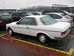 230&nbsp;CE, Heckansicht