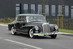 Mercedes-Benz 300 d bei einer Oldtimerrallye 2014