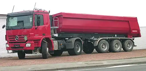 Langendorf Kippsattelauflieger