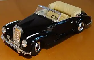 Mercedes-Benz 300 S von 1955 in 1:18