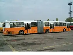 Seitenansicht des O&nbsp;305&nbsp;G mit dem Heuliez-Heck