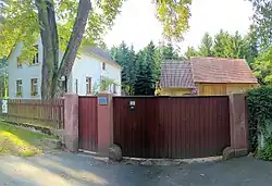 Falltorhaus und Scheune