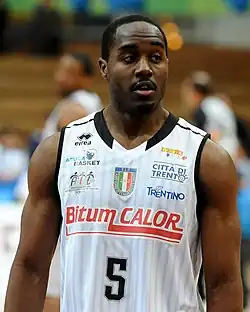 Umeh 2012 im Trikot von Trento