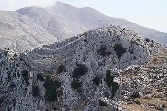 Blick von Westen auf den Berg Mikri Koprana.