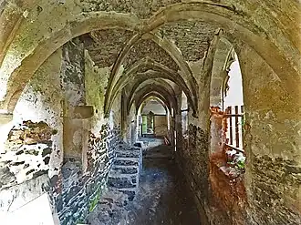 Reste des südlichen Kreuzgangs