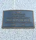 Das Grab von Milton Berle