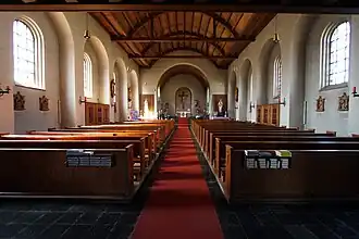 Innenansicht mit Blick zum Chor